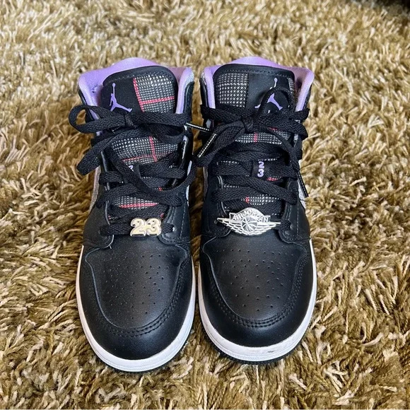 AIR JORDAN 1 MID SE GS HOUNDSTOOTH